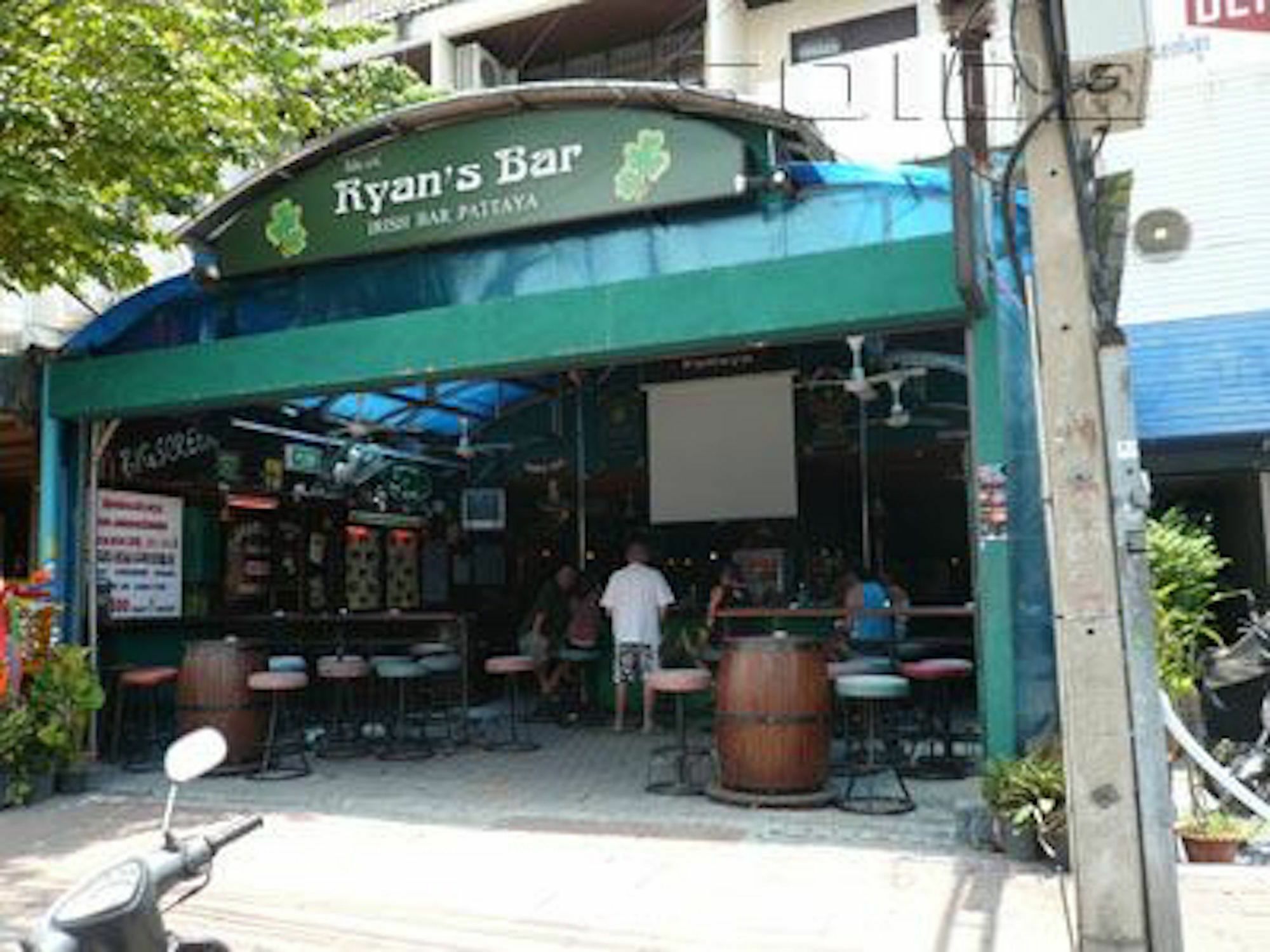 Отель Ryan'S Bar Паттайя Экстерьер фото